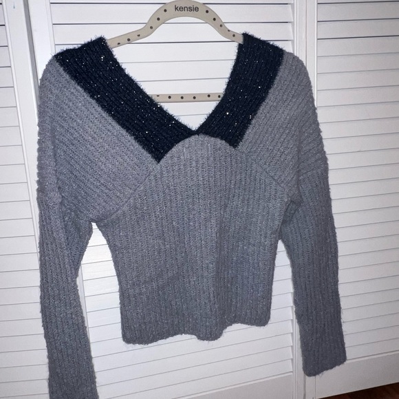 Superdown Wrap Around Sweater - Picture 3 of 3